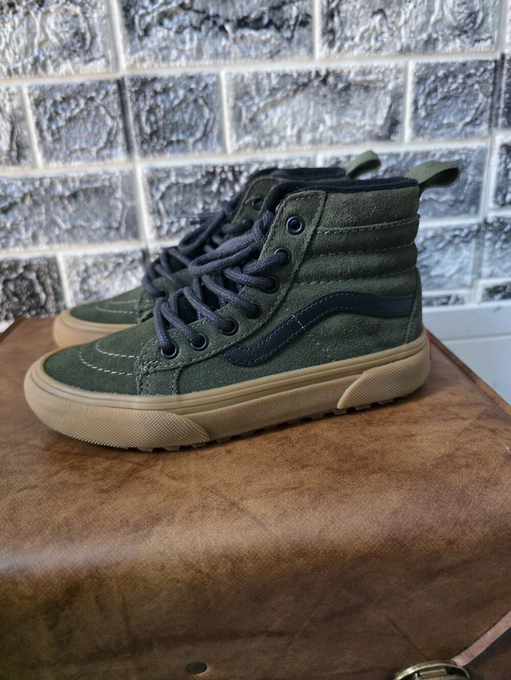 Vans Kids Olive  High-Top Skate Sneakers Size 1.0